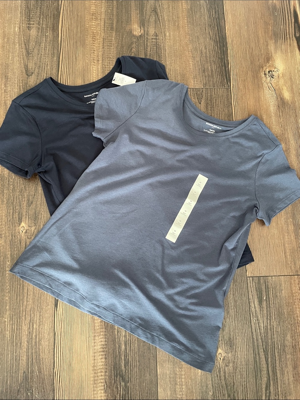 NWT Lot of 2 Banana Republic Timeless Short Sleeve Tee Stretchy Gray Navy Size M